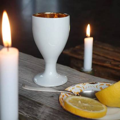 Goblet in white porcelain with gold interior