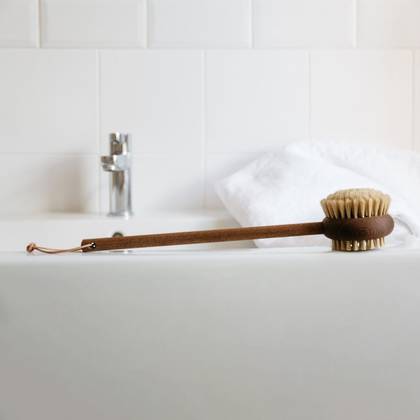 Andree Jardin Long Handled Body Brush in Ashwood (sold out)