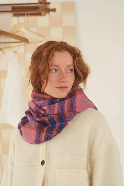 Moismont Wool Scarf - design n° 699 Pink