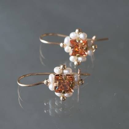Earrings Victoria light orange crystal & pearls - n° 387