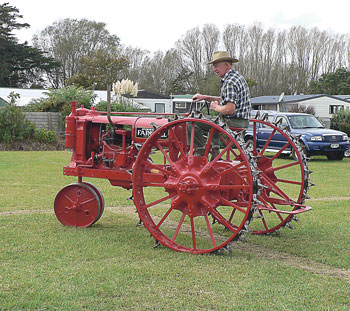 old-farmall-tractor