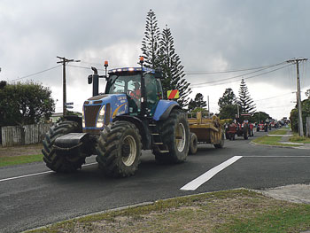 tractor-cavalcade