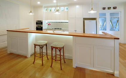 Devonport Kitchen: White Shaker Style