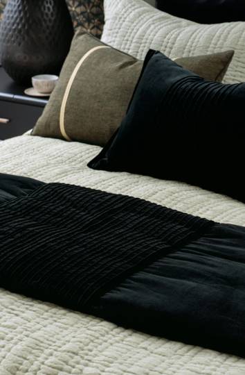 Bianca Lorenne - Piega Comforter (Cushion-Eurocases Sold Separately) - Black