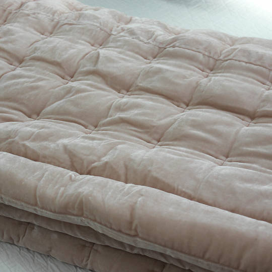 Seneca - Velvet Pin Comforter - Soft Pink