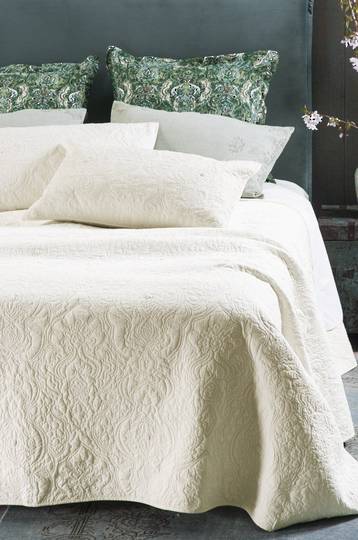 Bianca Lorenne - Bahia Ivory Bedspread - Pillowcase and Eurocase Sold Separately