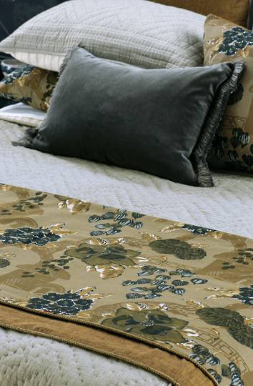 Bianca Lorenne - Chabana Throw - Hazel
