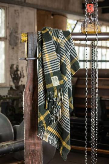 Importico - Foxford - Lambswool Throw - Michael Collins