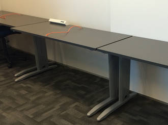 Swift Desk 1500x600 Ironstone