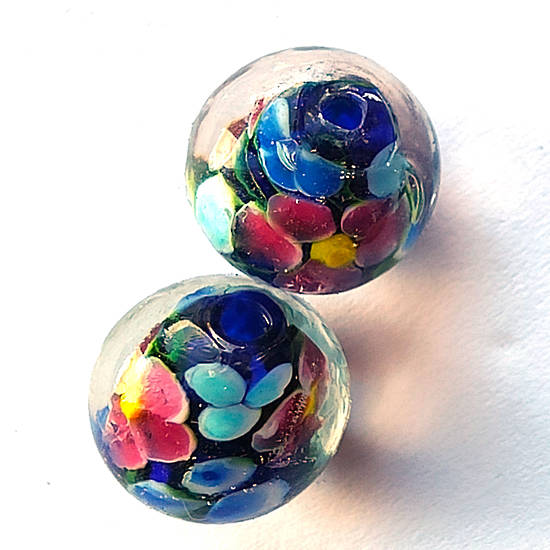 Indian Lampwork Round: Deep blue with flower pattern  (approx.15mm x 13mm)