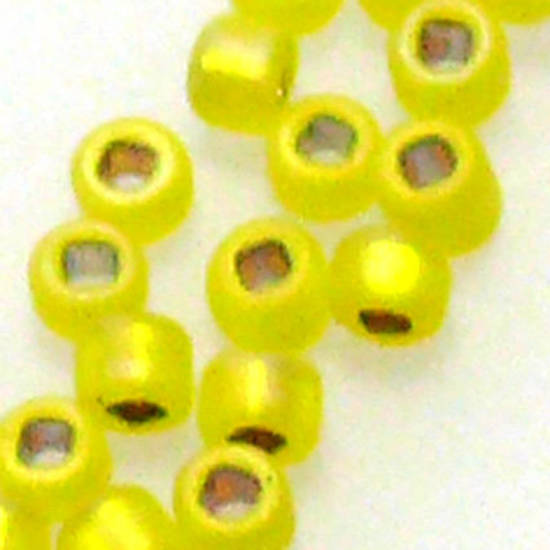 Matsuno size 11 round: F636 - Frosted Yellow, silver lined (7 grams)