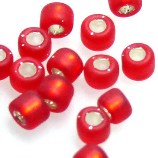 Matsuno size 8 round: F11 - Frosted Red, silver lined (7 grams)