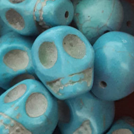Howlite Skull: Large - Turquoise