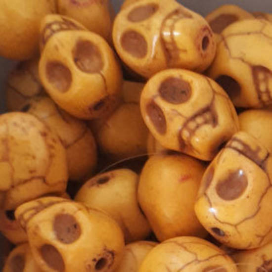 Howlite Skull: Small - Antiqued Yellow