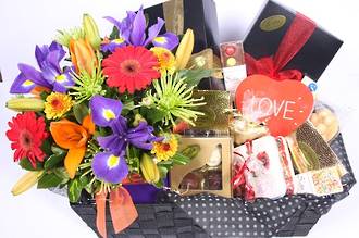 Flowers and Chocolate Gift Hamper - Deluxe