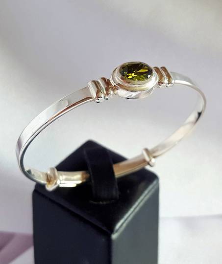 Sterling silver August birthstone baby bangle