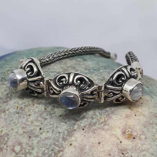 Delicate moonstone gemstone bracelet