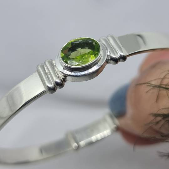 Sparkling green gemstone bangle