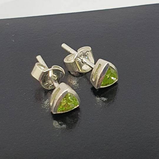 Silver peridot stud earrings