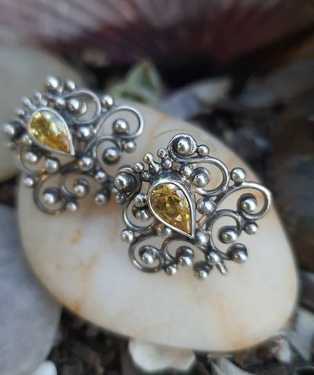 Sterling silver filigree stud earrings