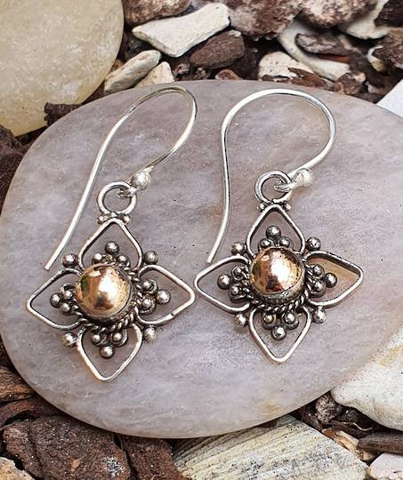 Sterling silver daisy earrings
