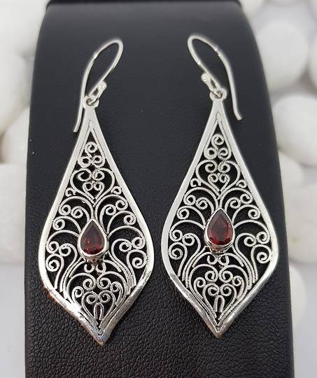Sterling silver filigree kite shaped earrings with garnet