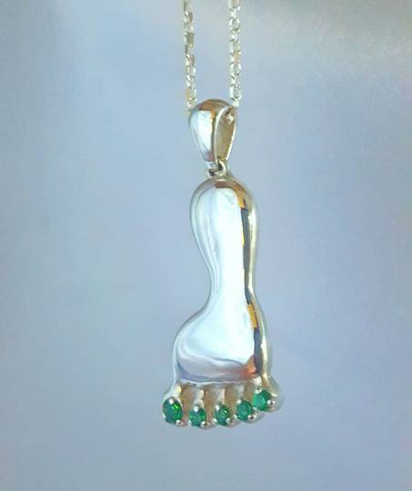 Made in NZ, quirky silver foot pendant with green quartz