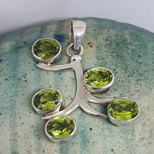 Sterling silver green peridot pendant