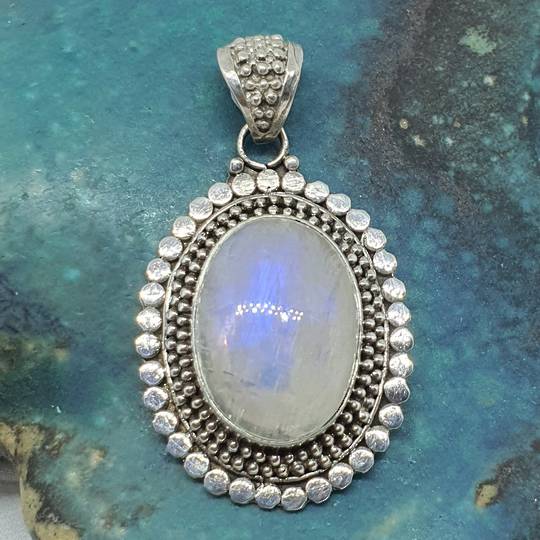 Sterling silver oval moonstone pendant