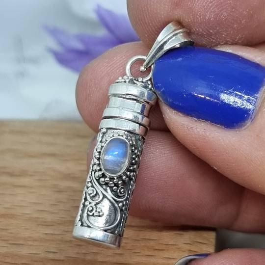 Silver filigree silver prayer box pendant with moonstone