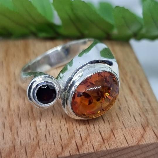 Sterling silver amber and garnet ring - size O