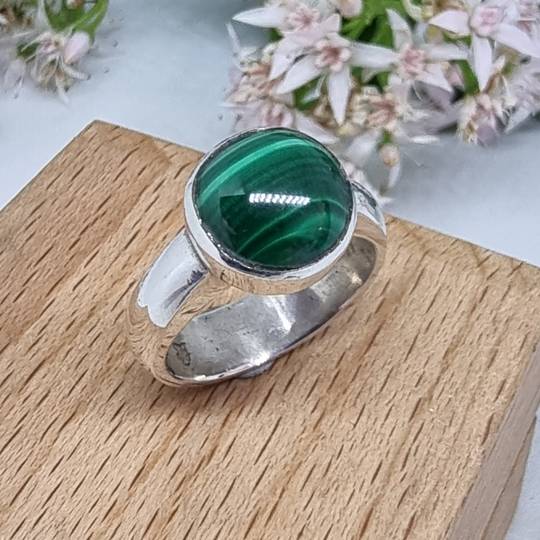 Silver malachite gemstone ring