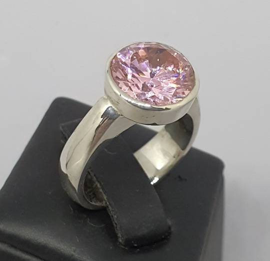Pretty pink silver ring with sparkle plus