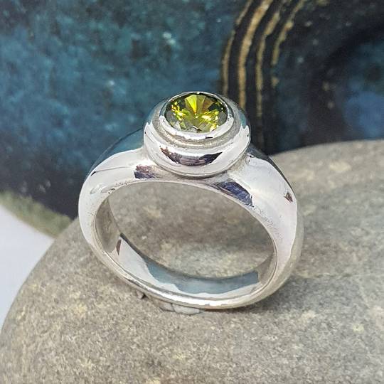 Sterling silver synthetic perdiot ring made in NZ