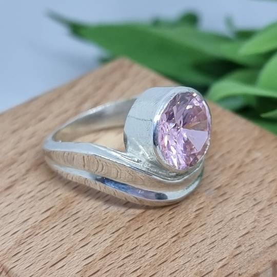 Stunning pink gemstone sterling silver ring - Size N