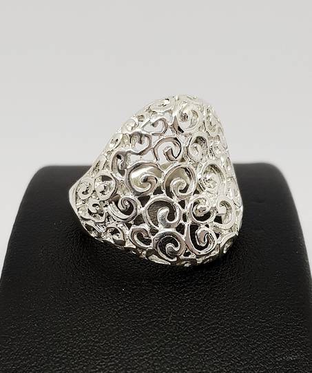 Stunning style silver filigree ring