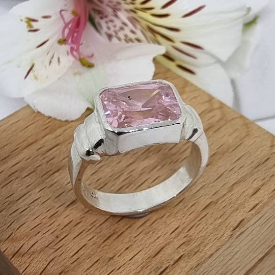 Silver ring with pink sparkling stone - Size N