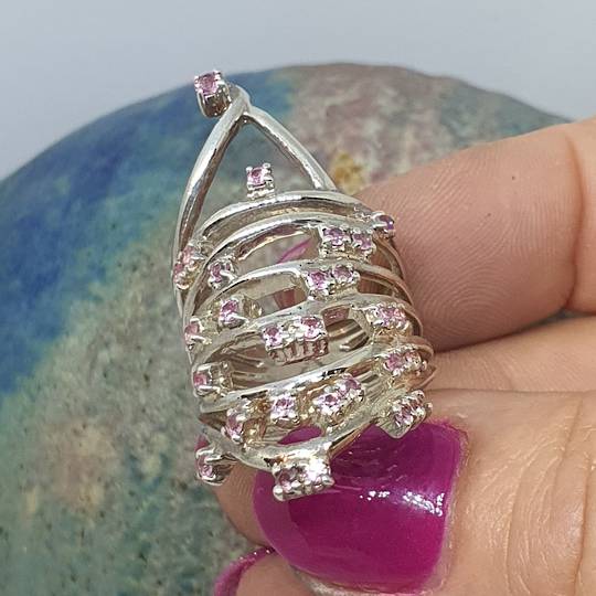 Stunning dress ring with pink tourmalines