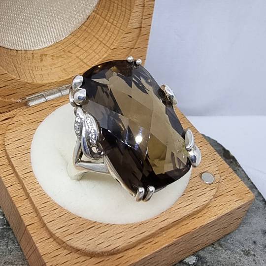 Stunning large smoky quartz ring