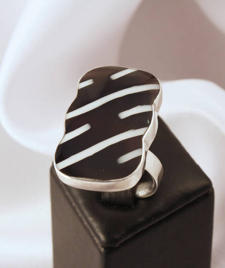 Stylish black and white silver ring, always on trend