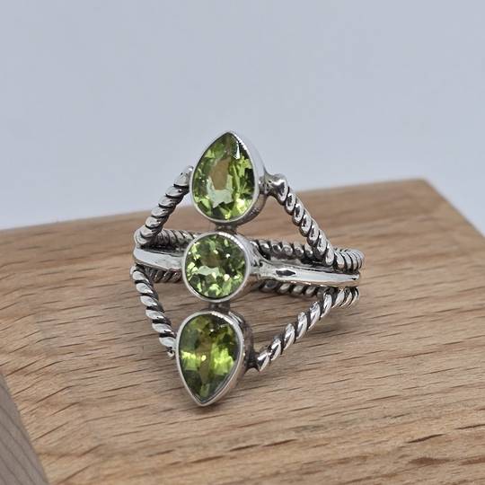 Silver Ring with Sparkling Green Gemstone - Size M