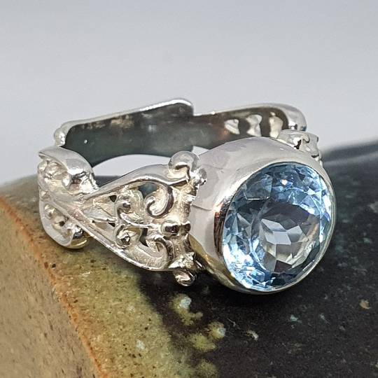 Sterling Silver Blue Topaz ring