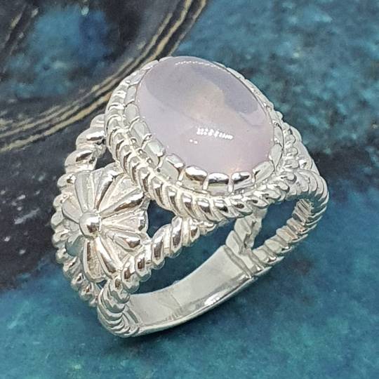 Sterling silver rose quartz flower ring