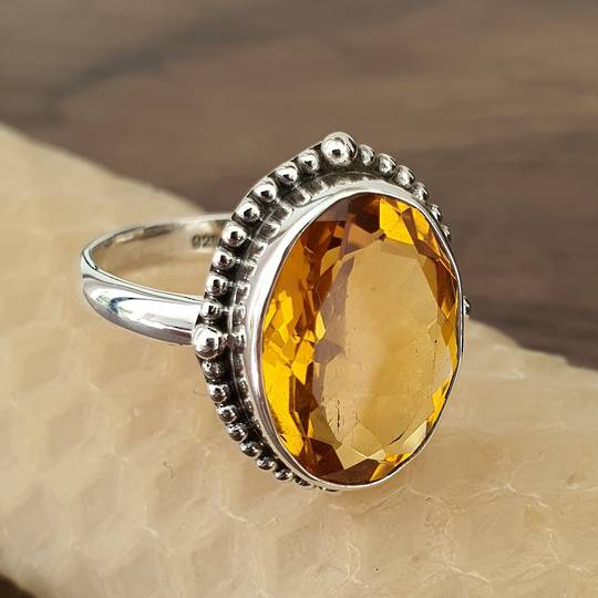 Stunning silver citrine ring