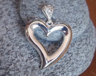 silver HEART PENDANT