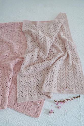 Baby Cakes Baby Bunting Blanket 8ply or 4ply