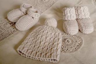 Baby Cakes Scout Beanie with Shoes 8ply