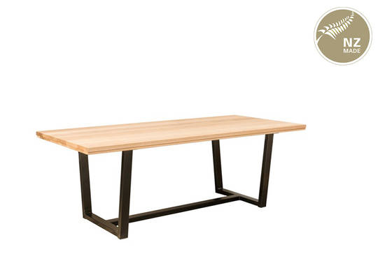 Thorndon Tapered Base 2000 x 1000 Table & Barleaner