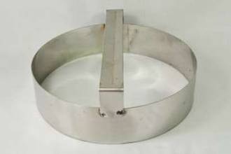 Plain round dough cutter 180mm or 7" S/Steel with handle