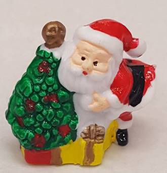 Santa with Tree-Plastic 30mm